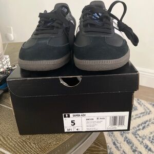 Adidas Black sambas